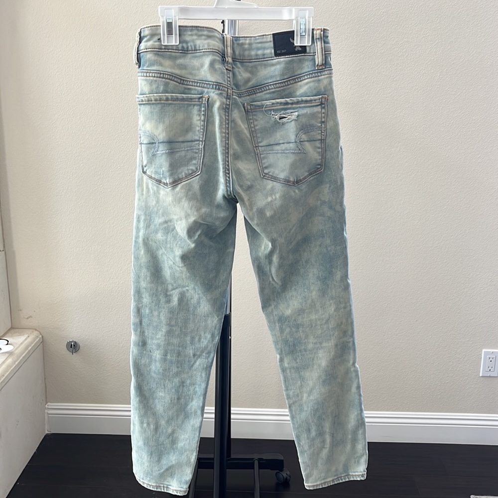 American Eagle Cropped Ripped Jean - Picture 2 of 4